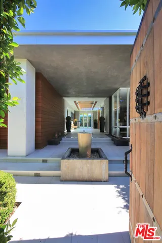 $14,995 | 3054 Elvido Drive, Los Angeles, CA 90049