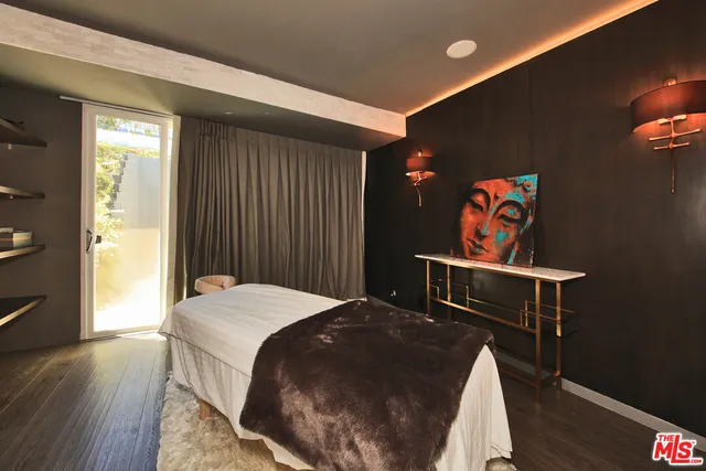 $14,995 | 3054 Elvido Drive, Los Angeles, CA 90049