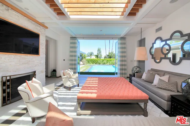 $14,995 | 3054 Elvido Drive, Los Angeles, CA 90049