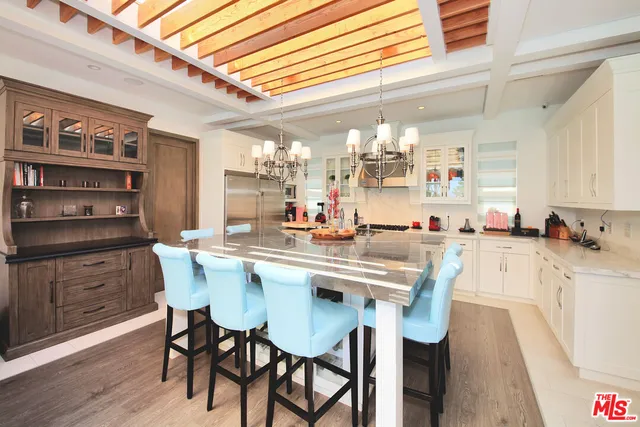 $14,995 | 3054 Elvido Drive, Los Angeles, CA 90049