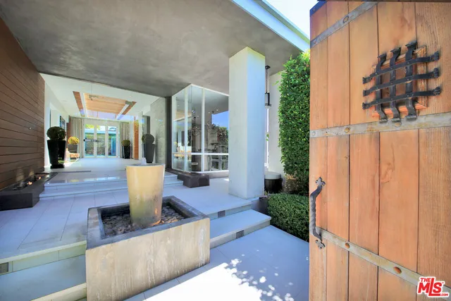 $14,995 | 3054 Elvido Drive, Los Angeles, CA 90049