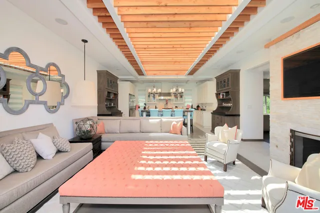 $14,995 | 3054 Elvido Drive, Los Angeles, CA 90049