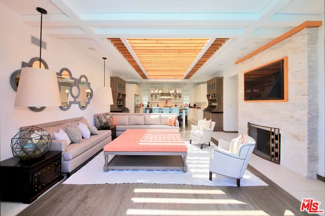 $14,995 | 3054 Elvido Drive, Los Angeles, CA 90049