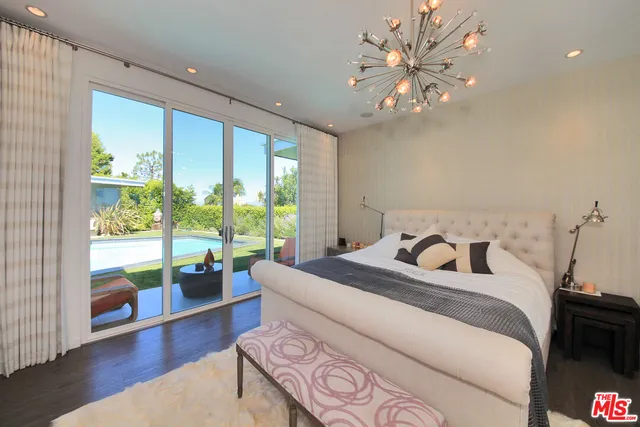 $14,995 | 3054 Elvido Drive, Los Angeles, CA 90049