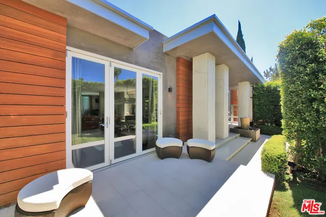 $14,995 | 3054 Elvido Drive, Los Angeles, CA 90049