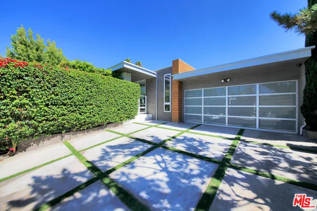 $14,995 | 3054 Elvido Drive, Los Angeles, CA 90049