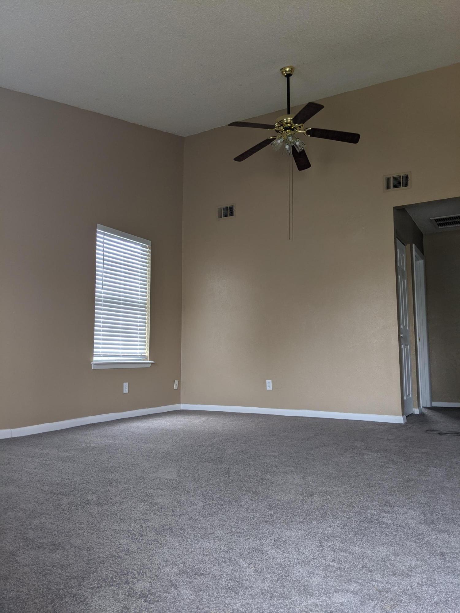 140 Lancashire Road Summerville, SC 29486 - Photo 3 of 20 140 lancashire living