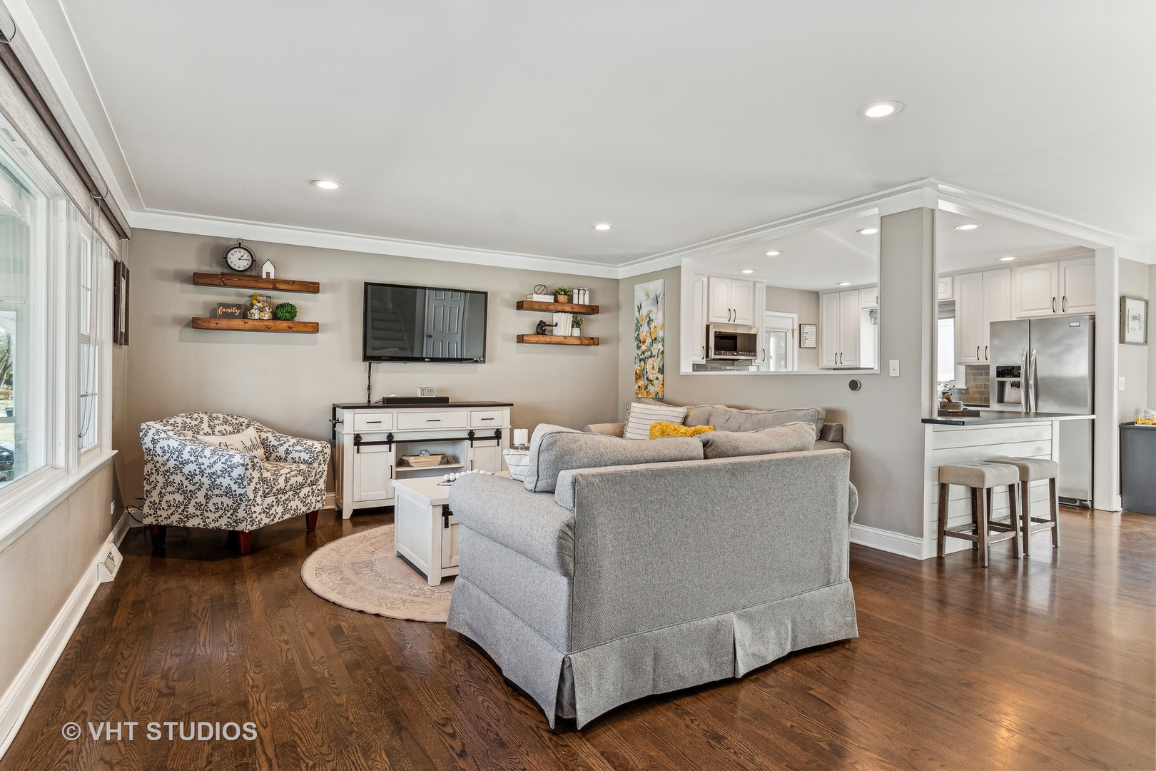 631 Kohley Road Lisle, IL 60532 - Photo 4 of 31 Gallery Image 4