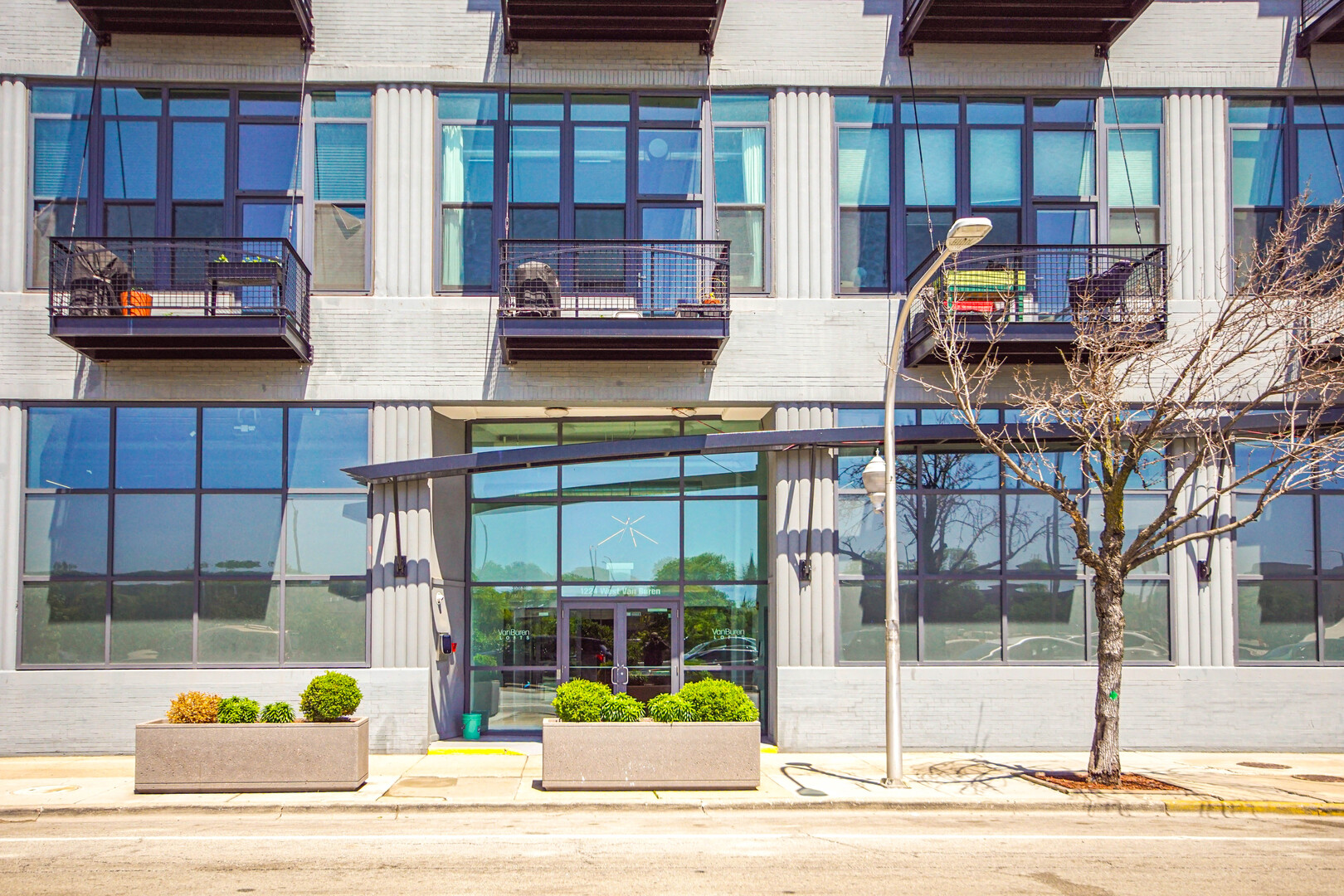 1224 West Van Buren Street, Unit 517 Chicago, IL 60607 - Photo 2 of 16