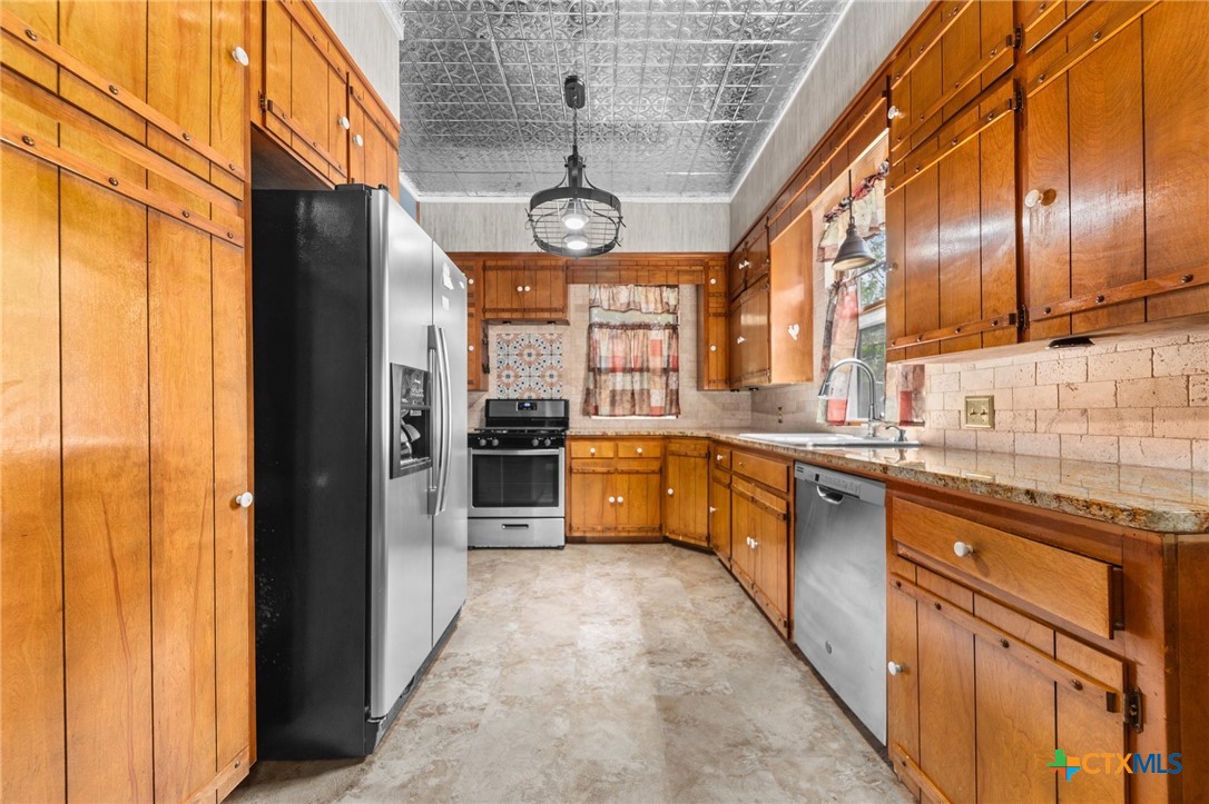 9 South Milam Street Rogers, TX 76569 - Photo 20 of 43