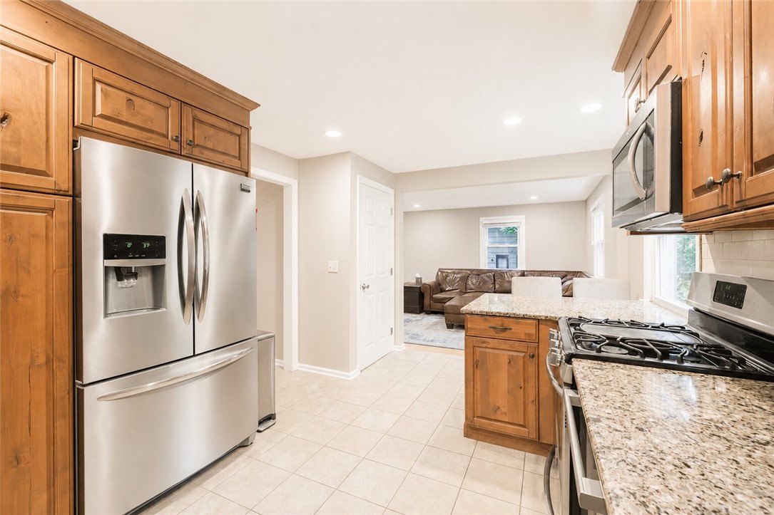 455 Reeves Road Pittsford, NY 14534 - Photo 13 of 27