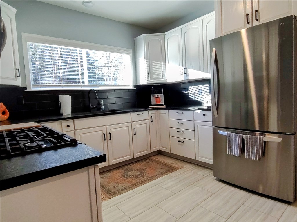 209 Riggs Drive Clemson, SC 29631 - Photo 7 of 32 Kitchen full of natural light