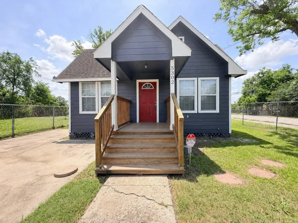 $1,900 | 5302 Clay Street, Houston, TX 77023