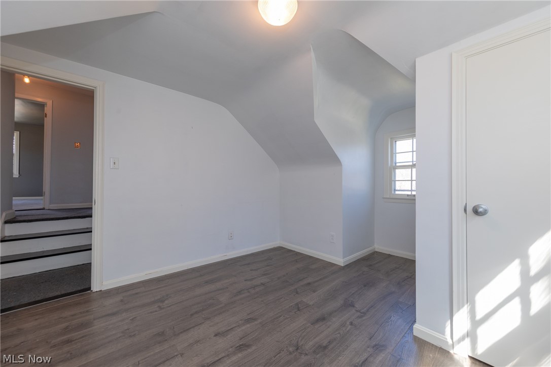 4960 Farnhurst Road Cleveland, OH 44124 - Photo 14 of 25