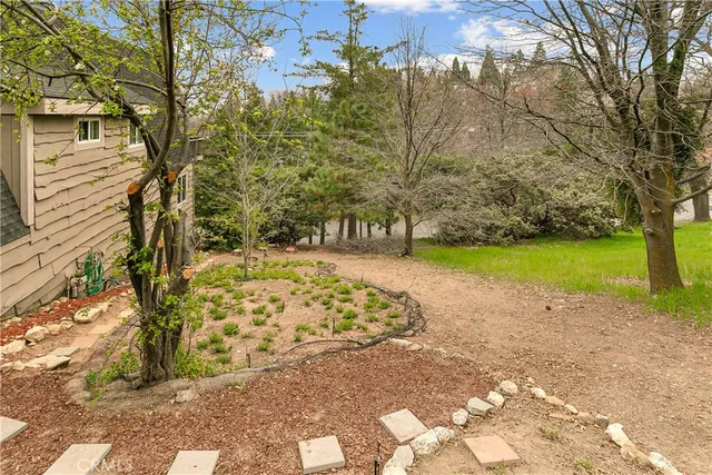 $569,000 | 27935 St Bernard Lane, Lake Arrowhead, CA 92352