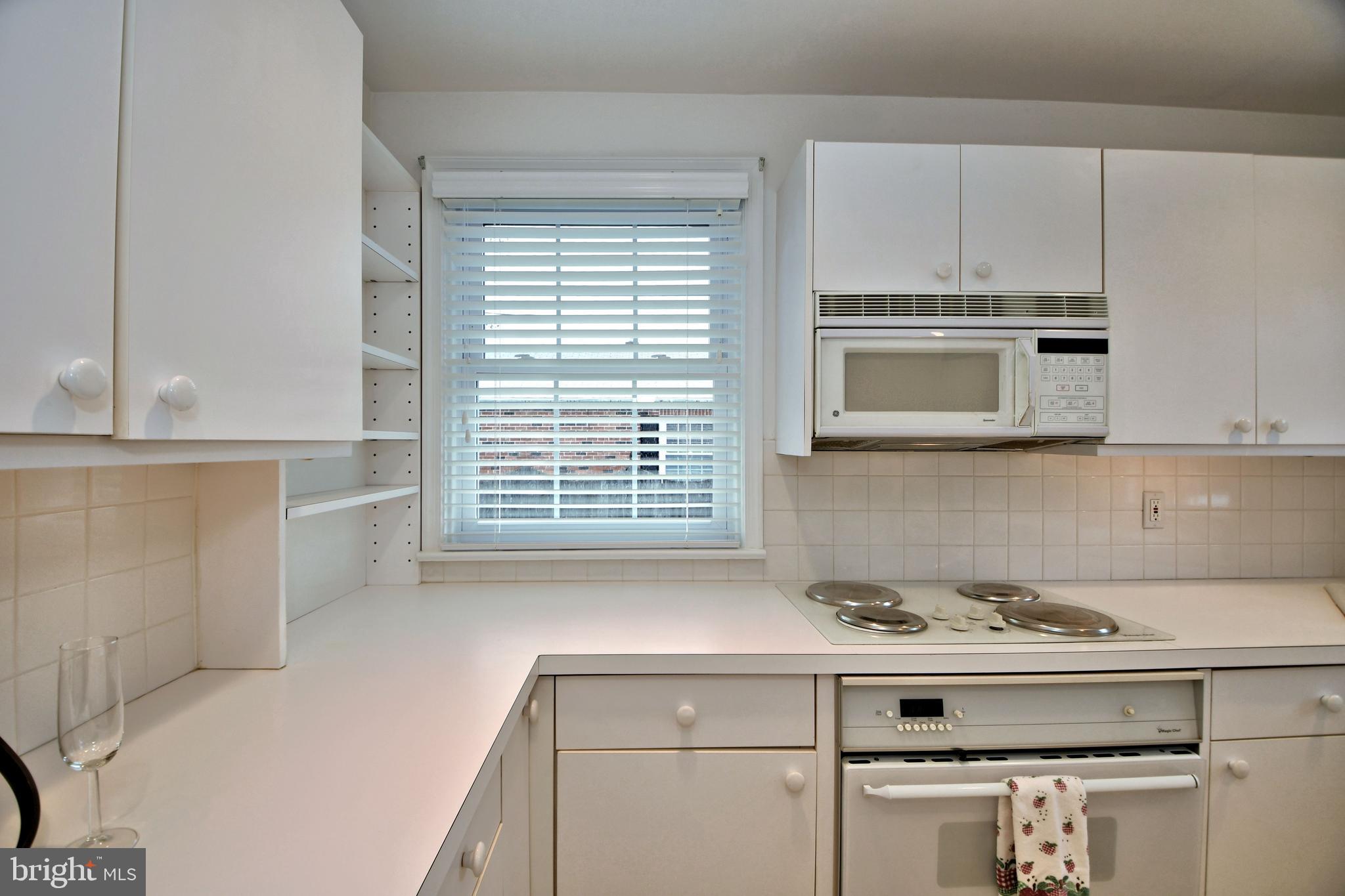 1015 Edann Road Oreland, PA 19075 - Photo 20 of 46 Kitchen