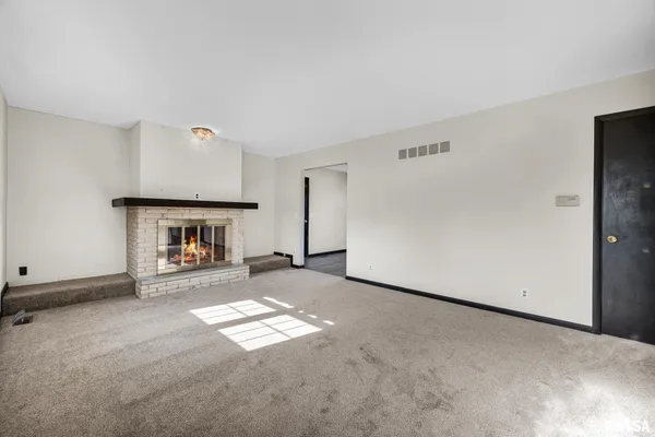 $225,000 | 49 Bay Shore Drive, Lacon, IL 61540