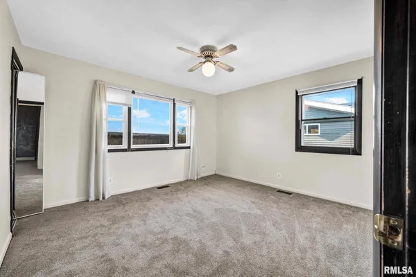 $225,000 | 49 Bay Shore Drive, Lacon, IL 61540