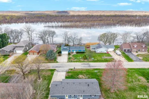 $225,000 | 49 Bay Shore Drive, Lacon, IL 61540
