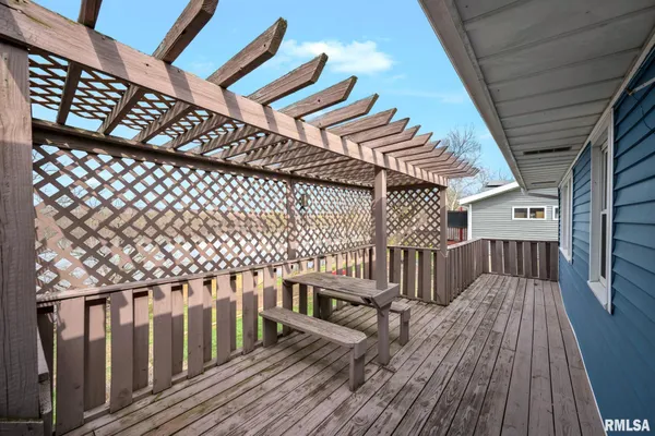 $225,000 | 49 Bay Shore Drive, Lacon, IL 61540