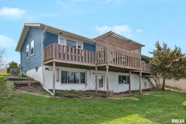 $225,000 | 49 Bay Shore Drive, Lacon, IL 61540