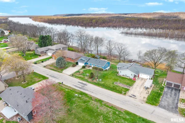 $225,000 | 49 Bay Shore Drive, Lacon, IL 61540