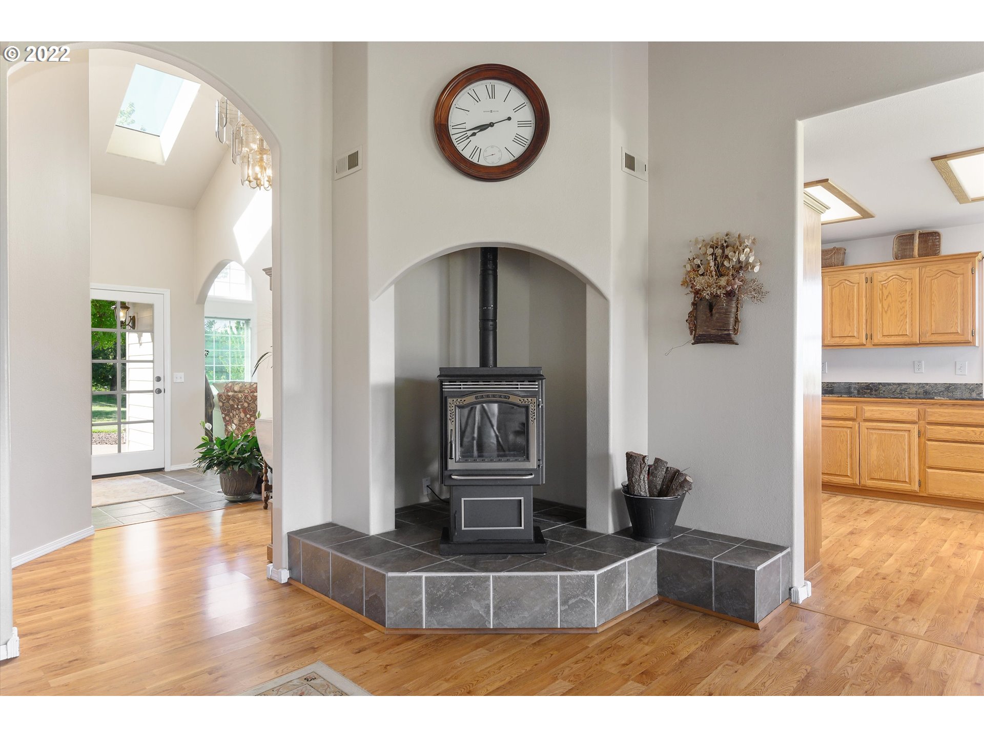 16750 Oakdale Road Dallas, OR 97338 - Photo 14 of 32 a view of living room with furniture and a fireplace