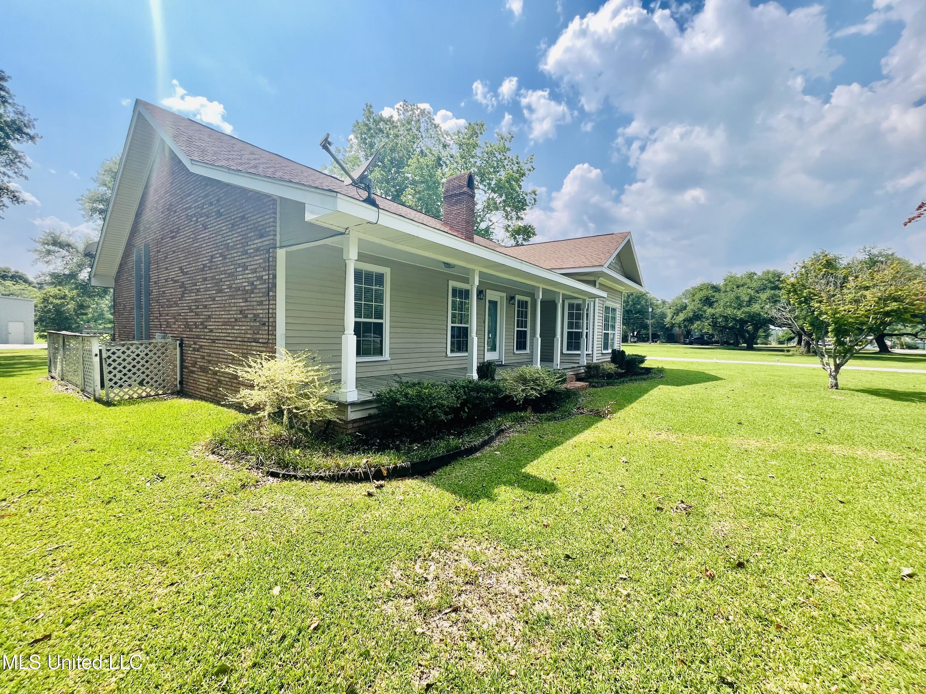12491 Canal Road Gulfport, MS 39503 - Photo 2 of 48 IMG_0739