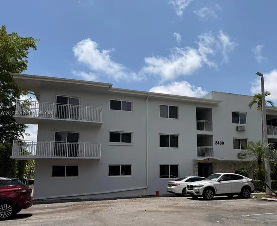 $1,300 | 2430 Northeast 135th Street, Unit 300, North Miami, FL 33181
