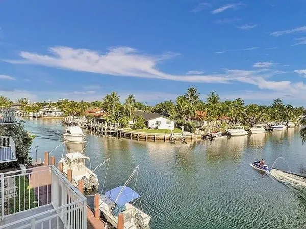 $1,300 | 2430 Northeast 135th Street, Unit 300, North Miami, FL 33181