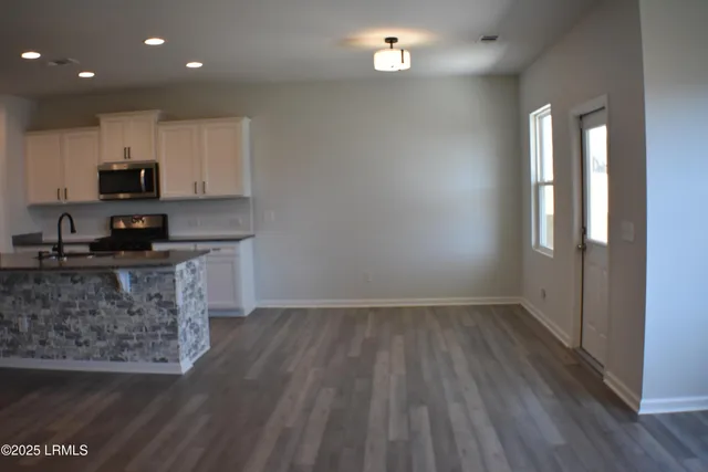 $2,450 | 15 Chauga Street, Beaufort, SC 29906