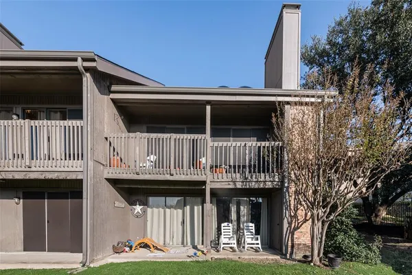 $198,000 | 1031 Signal Ridge Place, Unit 1031, Rockwall, TX 75032