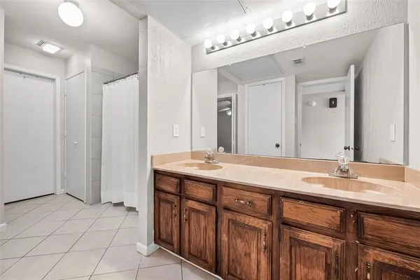 $198,000 | 1031 Signal Ridge Place, Unit 1031, Rockwall, TX 75032