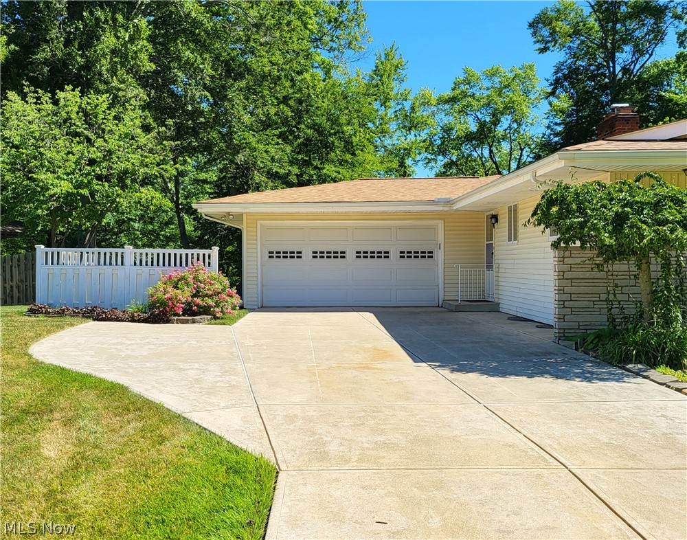 7709 Ragall Parkway Cleveland, OH 44130 - Photo 2 of 17 Gallery Image 2