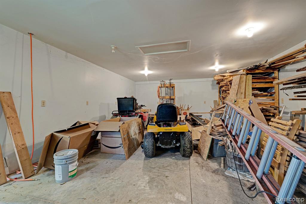 1676 Greenwood Road Lapeer, MI 48446 - Photo 39 of 41 Gallery Image 39