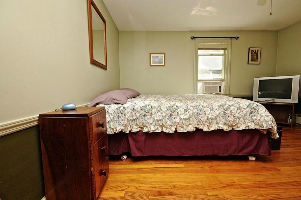 20 Westlawn Road Portland, ME 04103 - Photo 14 of 28 Master bedroom