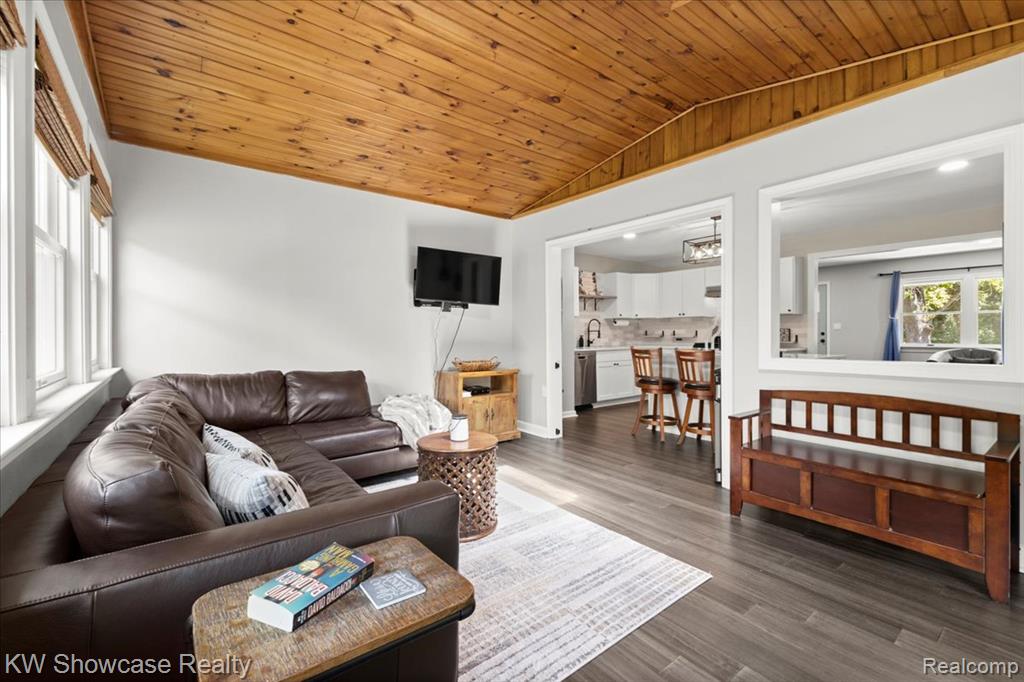 5971 Farley Road Clarkston, MI 48346 - Photo 20 of 55