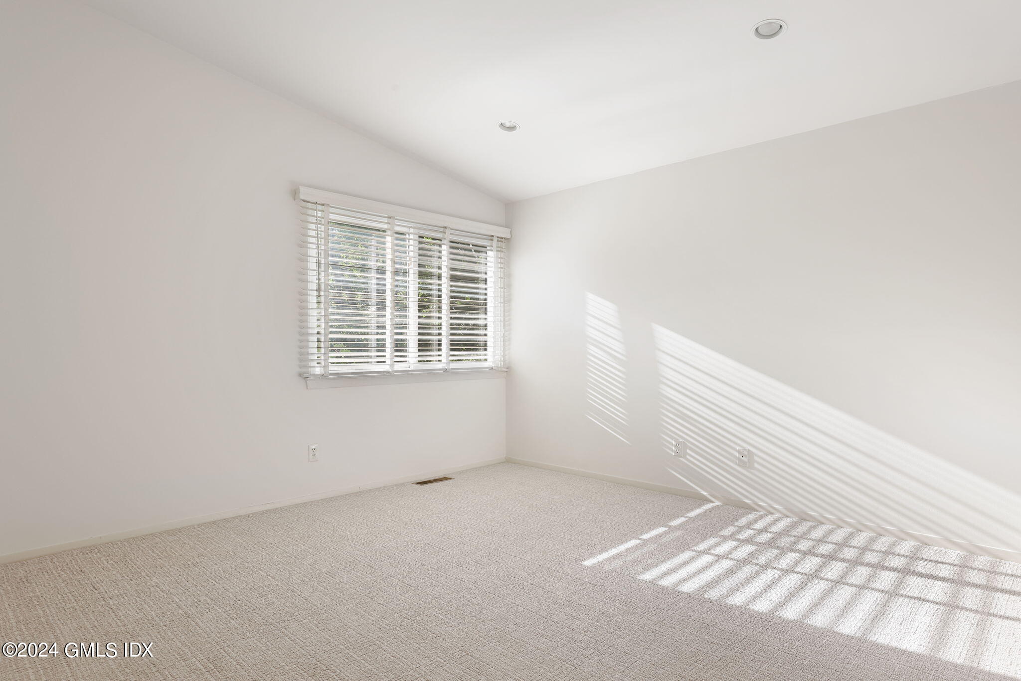 18 Crawford Terrace Riverside, CT 06878 - Photo 19 of 31 a view of an empty room with a window