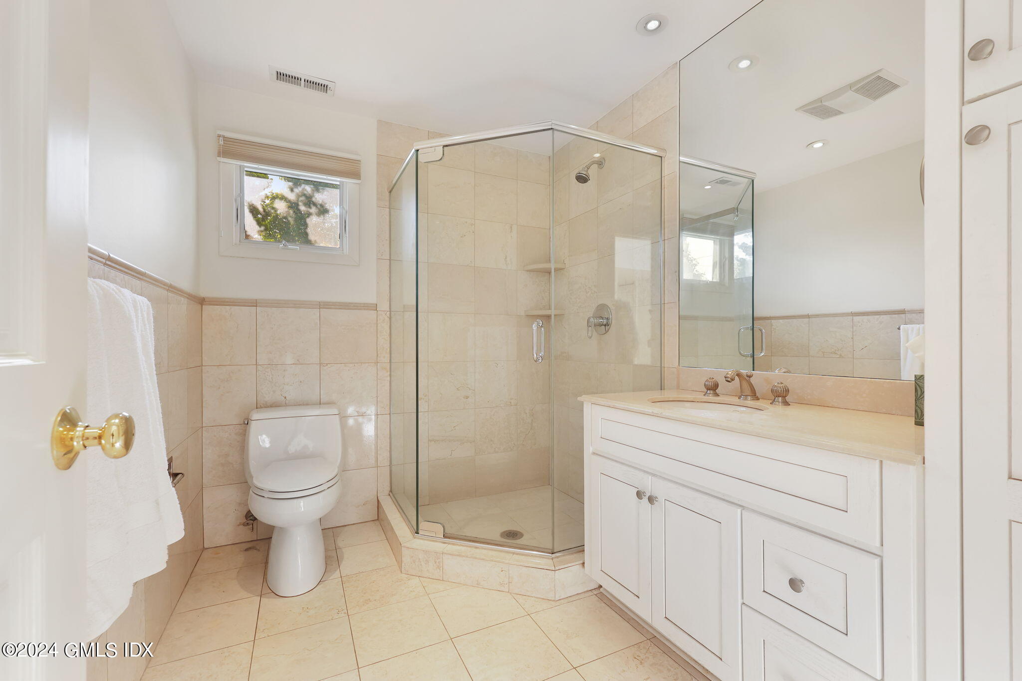 18 Crawford Terrace Riverside, CT 06878 - Photo 25 of 31 a bathroom with a toilet sink and shower