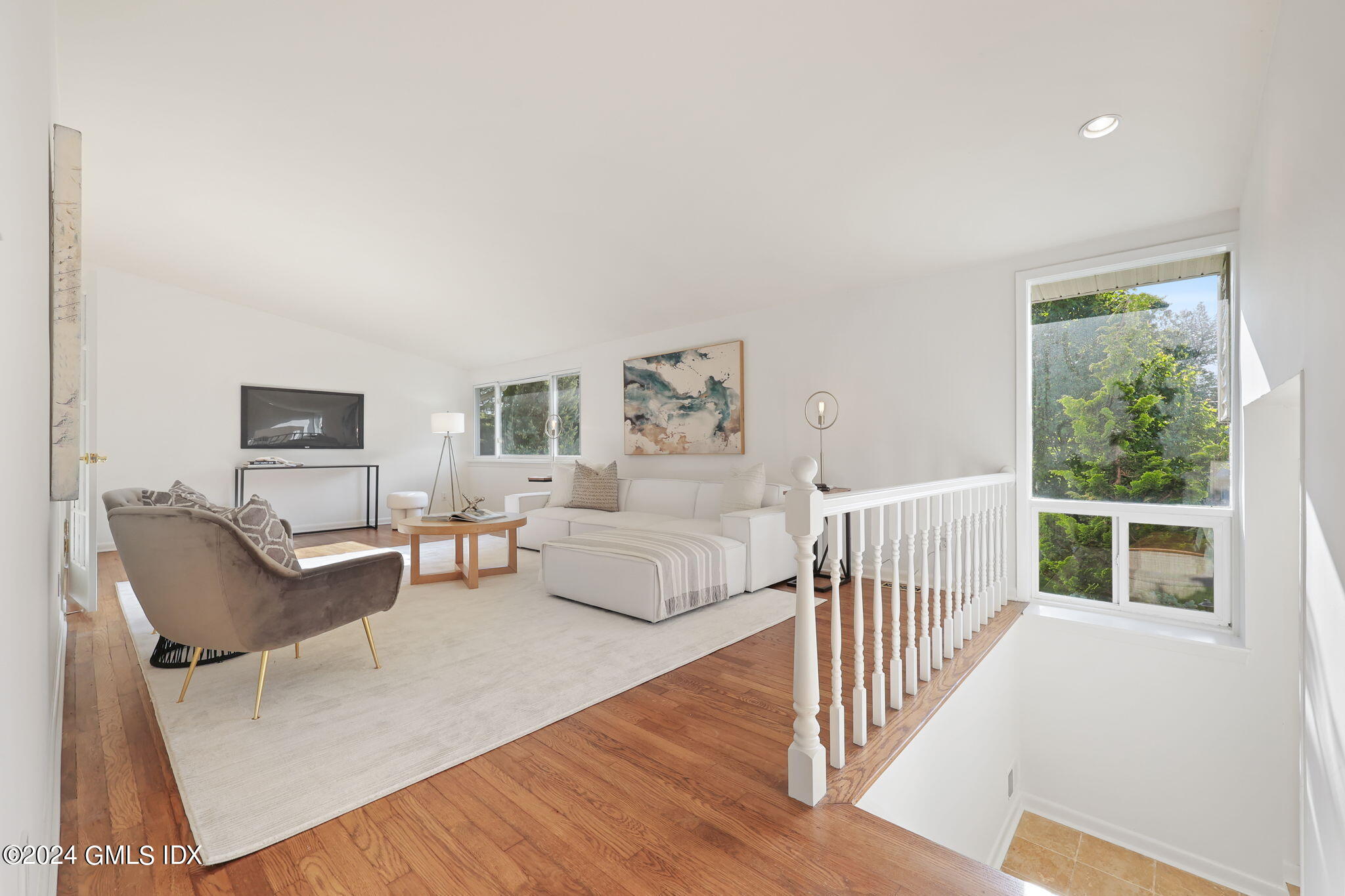 18 Crawford Terrace Riverside, CT 06878 - Photo 5 of 31