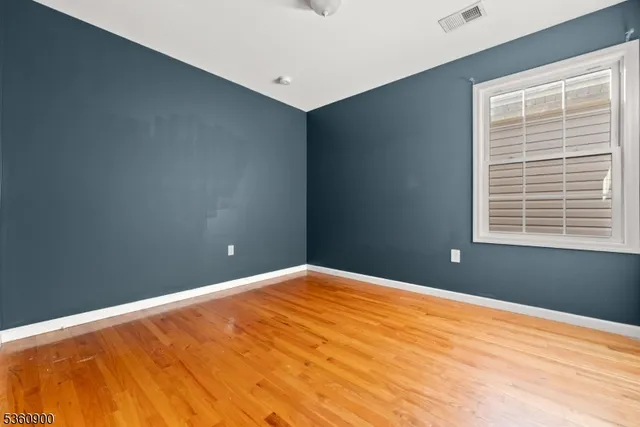 $2,400 | 427 Fulton Street, Unit 2, Elizabeth Port, NJ 07206