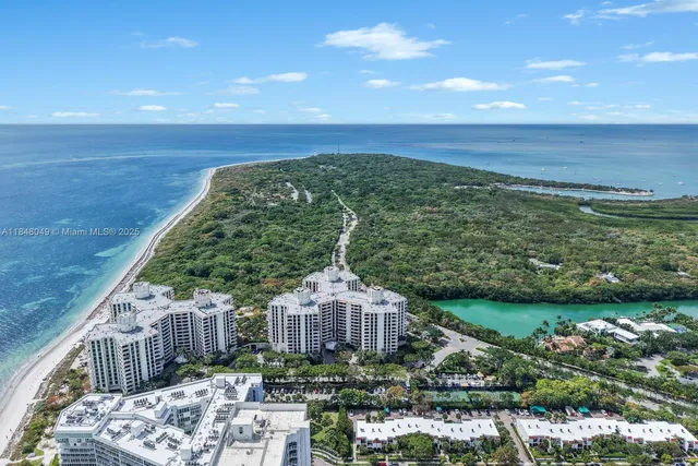 $3,025,000 | 1121 Crandon Boulevard, Unit F702, Key Biscayne, FL 33149
