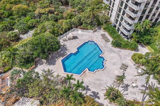 $3,025,000 | 1121 Crandon Boulevard, Unit F702, Key Biscayne, FL 33149