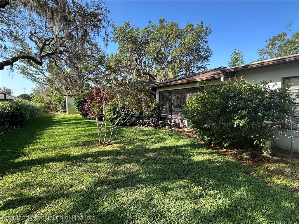 1780 North Taconic Road Avon Park, FL 33825 - Photo 3 of 18 Back yard