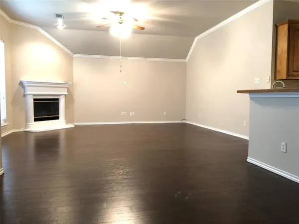 $2,550 | 1216 Badbury Lane, Grand Prairie, TX 75052