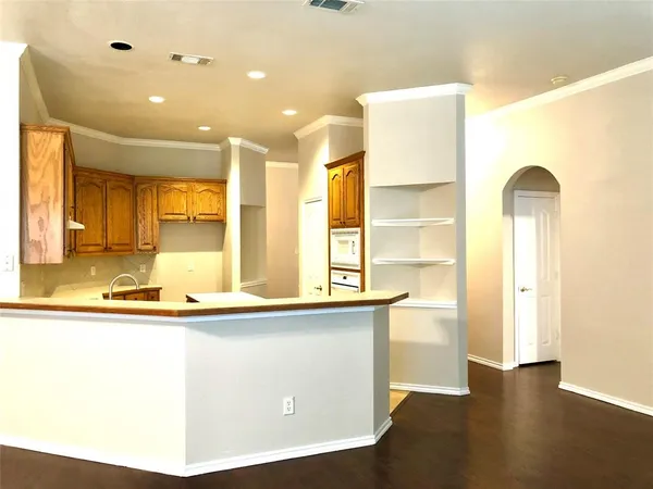 $2,550 | 1216 Badbury Lane, Grand Prairie, TX 75052