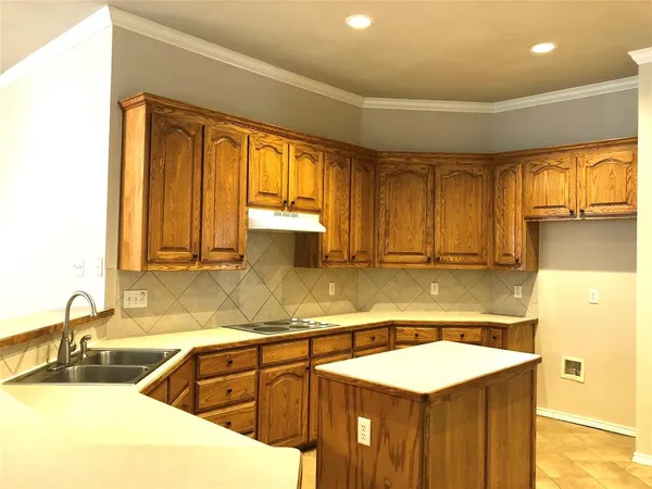 $2,550 | 1216 Badbury Lane, Grand Prairie, TX 75052