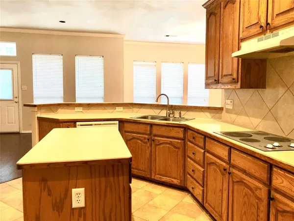 $2,550 | 1216 Badbury Lane, Grand Prairie, TX 75052