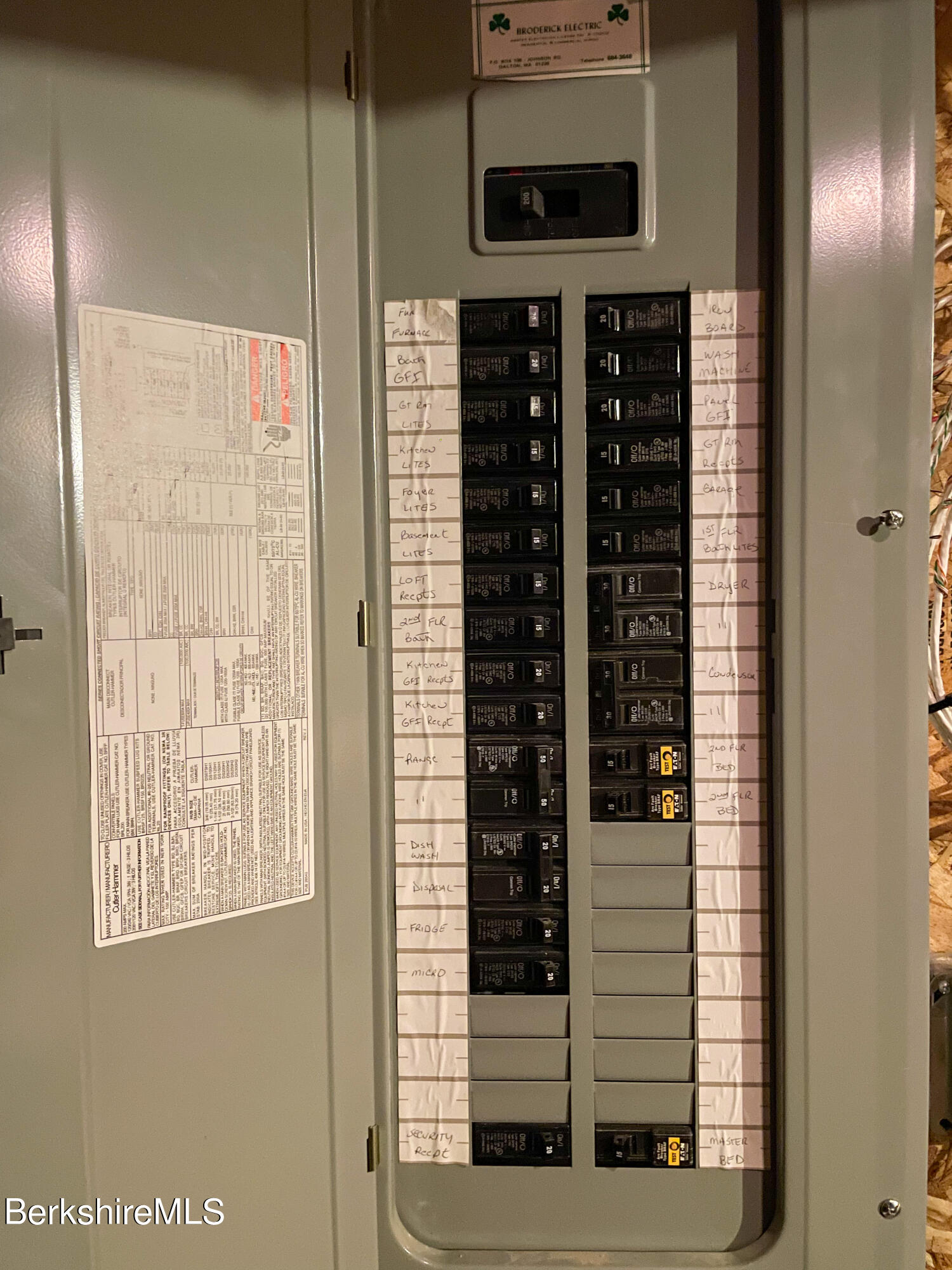 22 Alpine Trail Pittsfield, MA 01201 - Photo 27 of 35 a bathroom with a shower