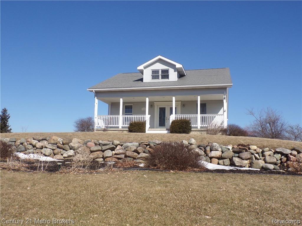 7085 Lyons Road Imlay City, MI 48444 - Photo 3 of 32 100_0063.JPG